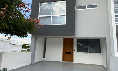 RENTA CASA AMUEBLADA MAYORAZGO RESIDENCIAL, DEL CARMEN, ZONA SUR, LEÓN, GTO.