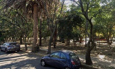 ¡¡Atención Inversionistas!! Venta de Casa en Remate Bancario, Col. Paseos de Taxqueña, Coyoacan.