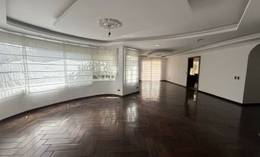 VENDO CASA SECTOR VIA A TANDA