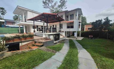 VENTA DE CASA CAMPESTRE EN PUEBLITO CAFETERO PEREIRA