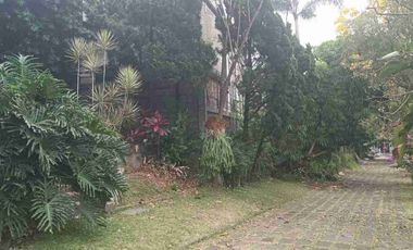 Rumah Vila ada Kolam