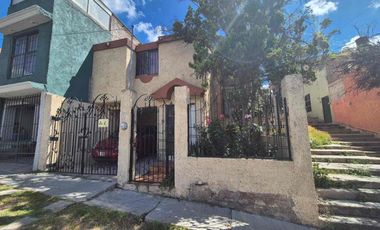 SE VENDE CASA EN COL CONDE DE BERNARDEZ