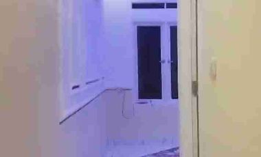 RUMAH SIAP HUNI BANGUNAN BARU DI PETUKANGAN UTARA PESANGGRAHAN JAKARTA SELATAN