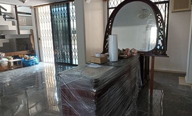 Alquiler de Casa 6 dormitorios, piscina, garaje en Kennedy Norte