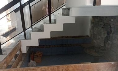 Alquiler de Casa 6 dormitorios, piscina, garaje en Kennedy Norte