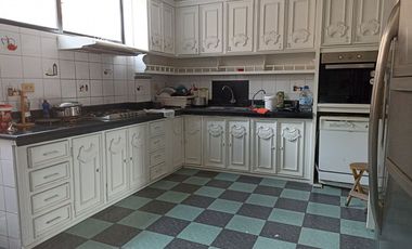 Alquiler de Casa 6 dormitorios, piscina, garaje en Kennedy Norte