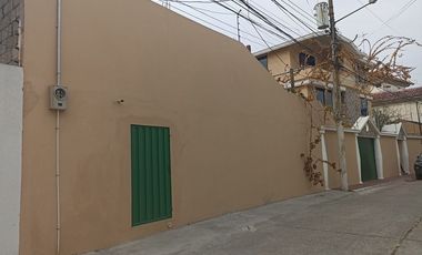 Alquiler de Casa 6 dormitorios, piscina, garaje en Kennedy Norte