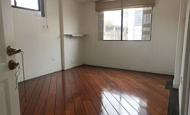 Alquiler de Casa 6 dormitorios, piscina, garaje en Kennedy Norte