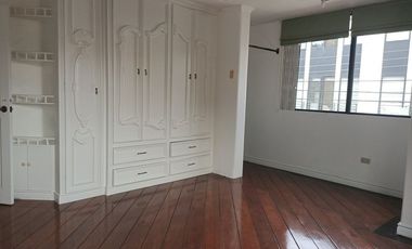 Alquiler de Casa 6 dormitorios, piscina, garaje en Kennedy Norte