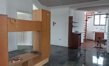 Alquiler de Casa 6 dormitorios, piscina, garaje en Kennedy Norte