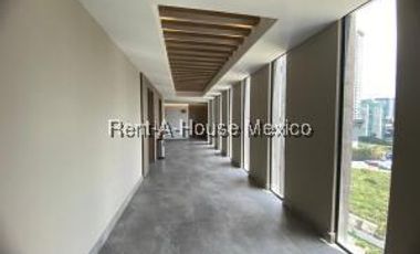 Departamento moderno en venta en Interlomas con Gimnasio y Terraza