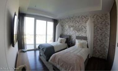 Departamento luminoso en venta en Bosque Real con Alberca y Terraza