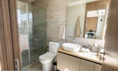 Departamento luminoso en venta en Bosque Real con Alberca y Terraza