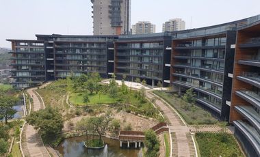 Departamento luminoso en venta en Bosque Real con Alberca y Gimnasio