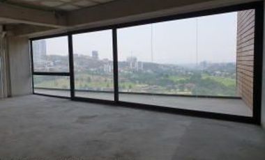 Departamento luminoso en venta en Bosque Real con Alberca y Gimnasio