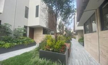 Casa remodelado en venta en Cuajimalpa con Alberca y Gimnasio