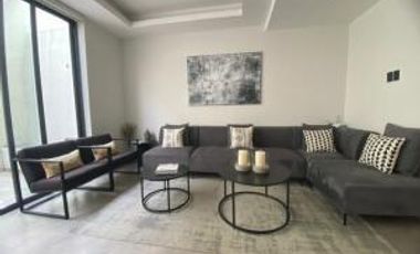 Casa remodelado en venta en Cuajimalpa con Alberca y Gimnasio