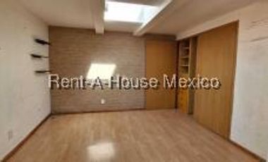 Casa moderno en venta en Cuajimalpa con Terraza y Jardín