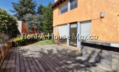 Casa moderno en venta en Cuajimalpa con Terraza y Jardín