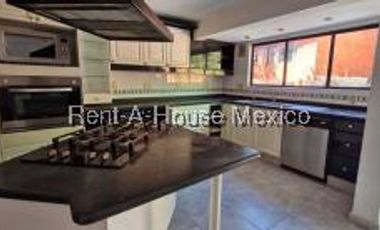 Casa moderno en venta en Cuajimalpa con Terraza y Jardín