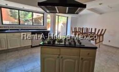 Casa moderno en venta en Cuajimalpa con Terraza y Jardín