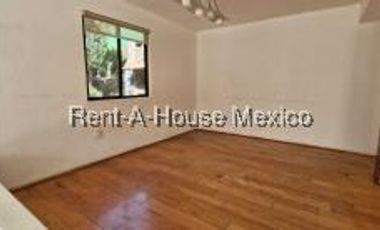 Casa moderno en venta en Cuajimalpa con Terraza y Jardín