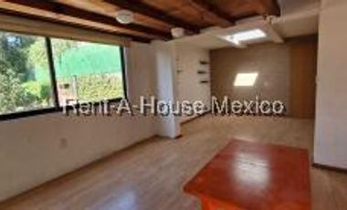 Casa moderno en venta en Cuajimalpa con Terraza y Jardín