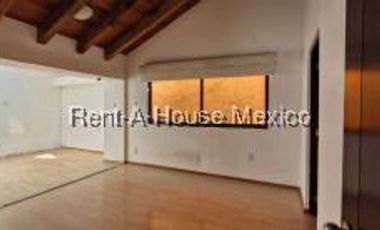 Casa moderno en venta en Cuajimalpa con Terraza y Jardín