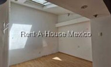 Casa moderno en venta en Cuajimalpa con Terraza y Jardín