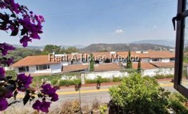 Casa moderno en venta en Cuajimalpa con Terraza y Jardín