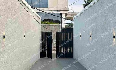 Dijual Cepat rumah minimalis new brand ,2 lantai LT 78m2  LB 90m2. KT 3 KM 3 Bebas banjir