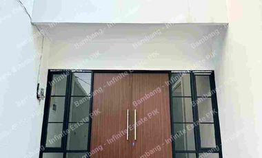 Dijual Cepat rumah minimalis new brand ,2 lantai LT 78m2  LB 90m2. KT 3 KM 3 Bebas banjir