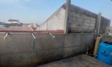 Disewakan rumah pinggir jalan di komplek larangan indah