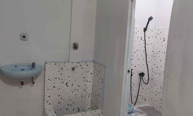 Disewakan rumah pinggir jalan di komplek larangan indah