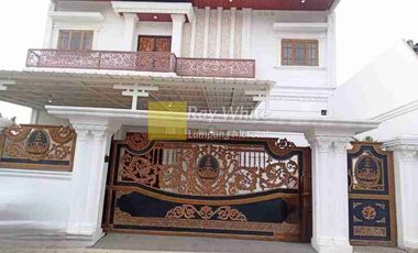 rumah kamar 7 ada kolam renang