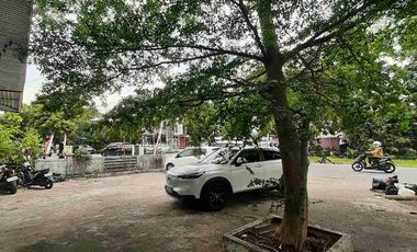 Disewakan rumah 1.5 lantai pinggi jalan Paris 2 hook Jl. Sejahtera