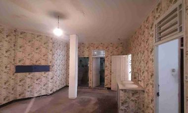 Disewakan rumah 1.5 lantai pinggi jalan Paris 2 hook Jl. Sejahtera