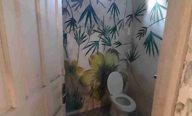 Disewakan rumah 1.5 lantai pinggi jalan Paris 2 hook Jl. Sejahtera