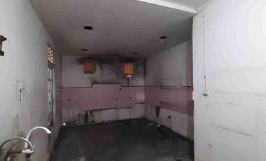 Disewakan rumah 1.5 lantai pinggi jalan Paris 2 hook Jl. Sejahtera