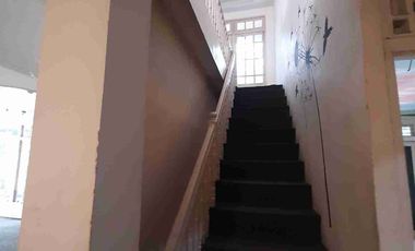 Disewakan rumah 1.5 lantai pinggi jalan Paris 2 hook Jl. Sejahtera