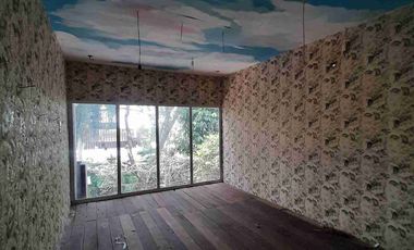 Disewakan rumah 1.5 lantai pinggi jalan Paris 2 hook Jl. Sejahtera