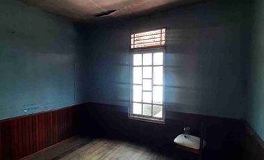 Disewakan rumah 1.5 lantai pinggi jalan Paris 2 hook Jl. Sejahtera