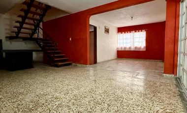 Se Vende Impecable y Moderna Casa Ubicadisima en Const de 1917 Iztapalapa