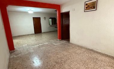 Se Vende Impecable y Moderna Casa Ubicadisima en Const de 1917 Iztapalapa