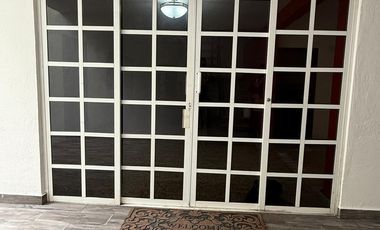 Se Vende Impecable y Moderna Casa Ubicadisima en Const de 1917 Iztapalapa