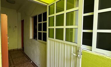 Se Vende Impecable y Moderna Casa Ubicadisima en Const de 1917 Iztapalapa