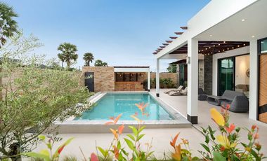 🏡 Modern 3+1 Bedroom Pool Villa – Phuket