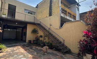 CASA EN VENTA ZONA MEDRANO, OLÍMPICA, CUCEI DE 8 HABITACIONES, TERRENO PARA NEGOCIO, DE 617 MTS2.
