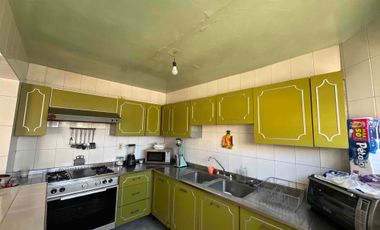 CASA EN VENTA ZONA MEDRANO, OLÍMPICA, CUCEI DE 8 HABITACIONES, TERRENO PARA NEGOCIO, DE 617 MTS2.
