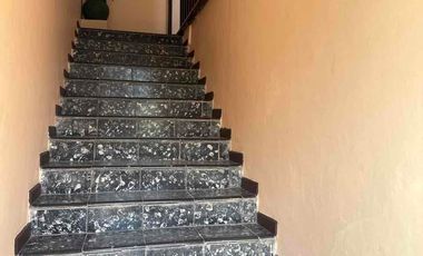 CASA EN VENTA ZONA MEDRANO, OLÍMPICA, CUCEI DE 8 HABITACIONES, TERRENO PARA NEGOCIO, DE 617 MTS2.